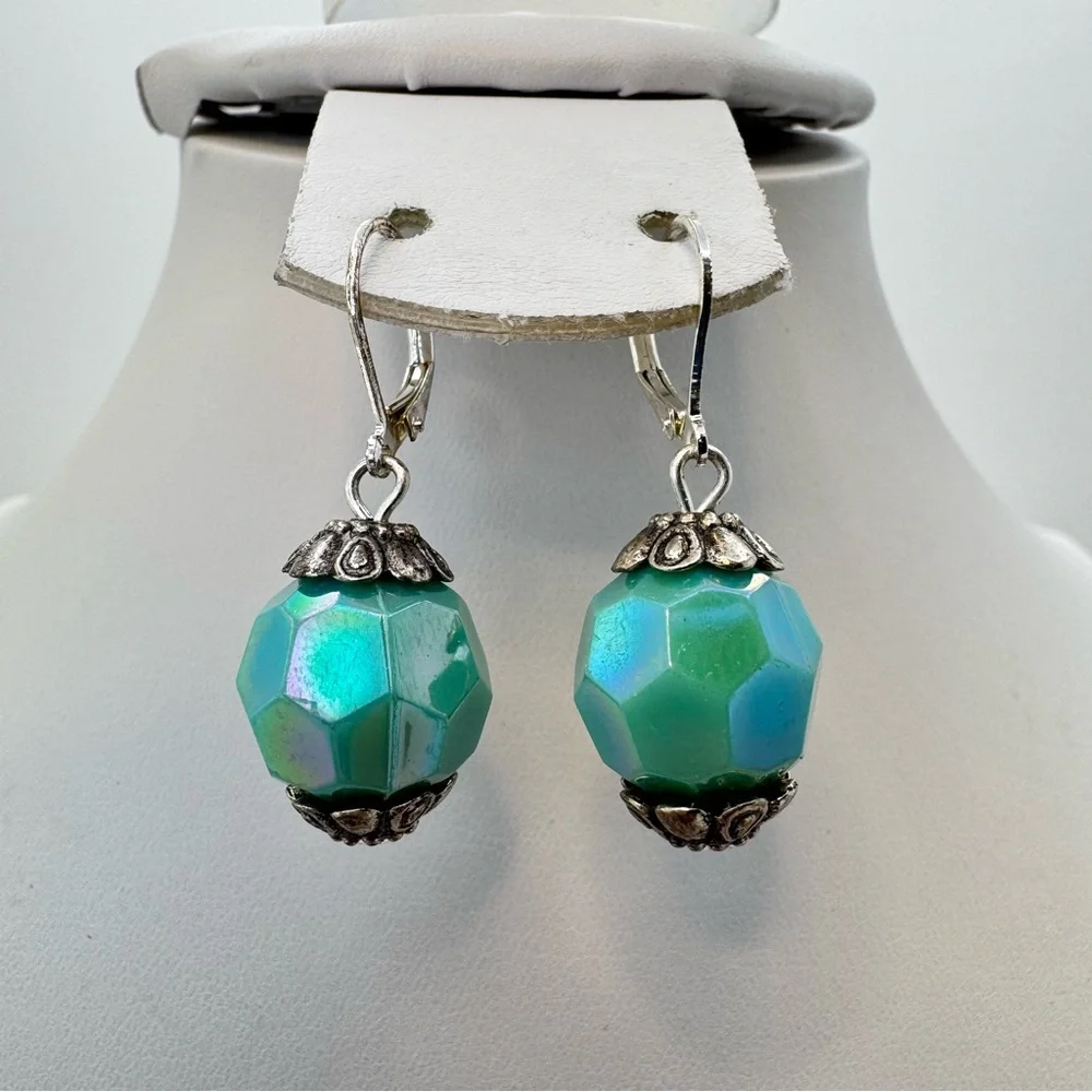 Premier Designs Green Faceted Acrylic Drop Earrings NWT Boho Timeless